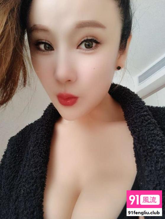 昆山大胸性感妹子﻿﻿